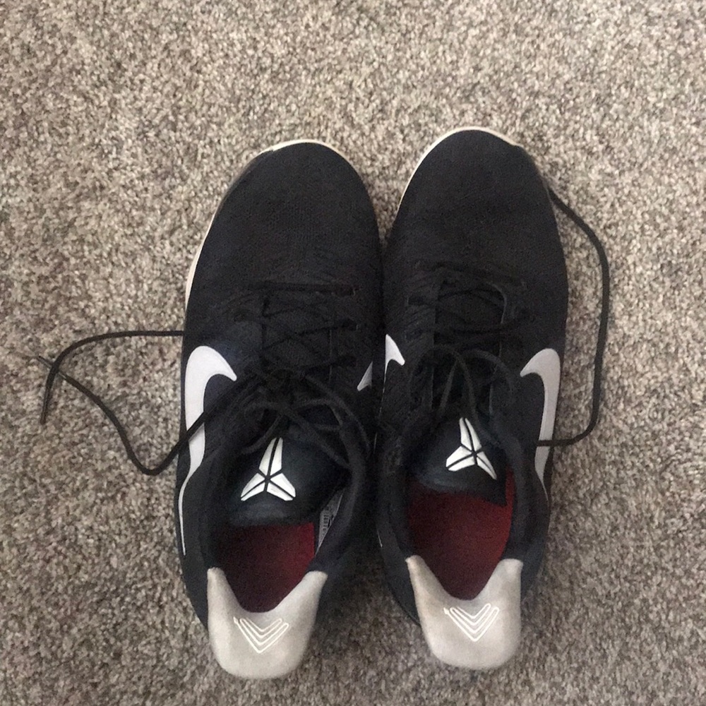 Kobe ad size 7